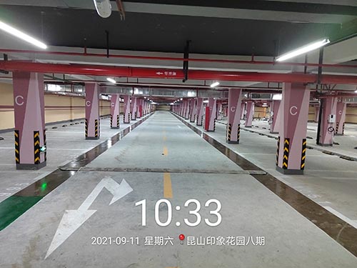 蘇州學(xué)校道路劃線(xiàn)交通劃線(xiàn)的服務(wù)哪里好？找飛揚(yáng)市政道路劃線(xiàn)隊(duì)。