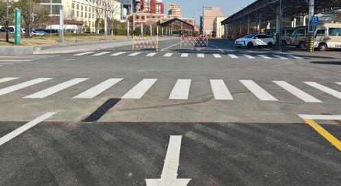 蘇州商業(yè)廣場地面劃線專家，包工包料打造智慧化通行空間