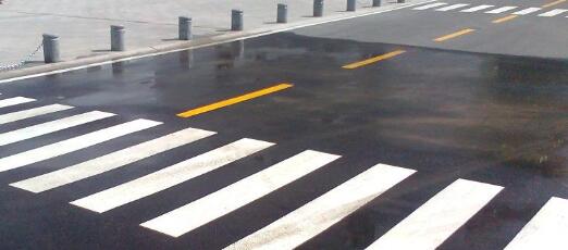 蘇州專(zhuān)業(yè)道路劃線(xiàn)施工，飛揚(yáng)市政為您護(hù)航